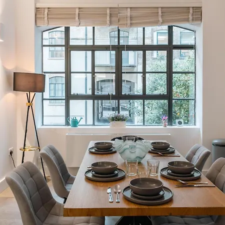 Stylish 3br Duplex In Vibrant Clerkenwell Apartment