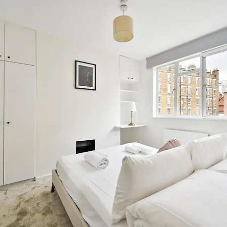 Comfortable Near Sloane Square Apartment *