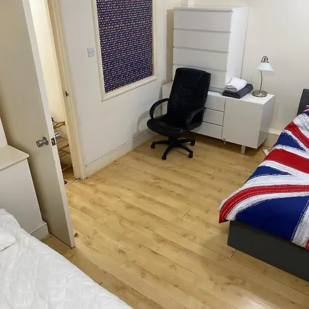 Privet Near Cambridge Heath Station London