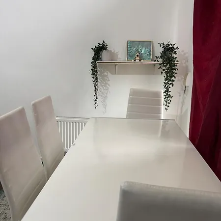 Calm And Cosy In アパート ロンドン