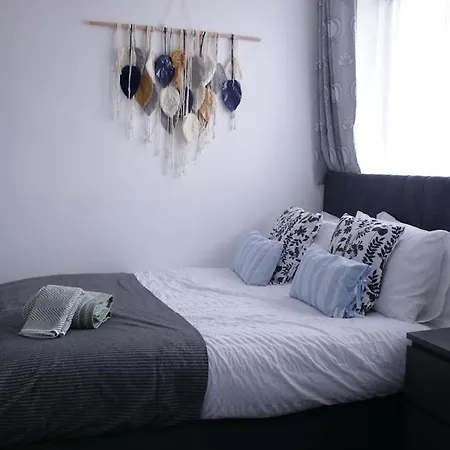 Apartment Stylish 4 Bd Ft Ldn Parking *