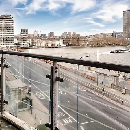 Amazing 2 Bedrooms With River Views For 6 People Apartment London