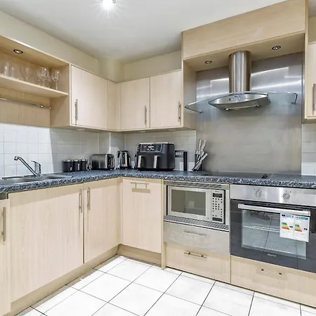 Apartment Amazing 2 Bedrooms With River Views For 6 People London