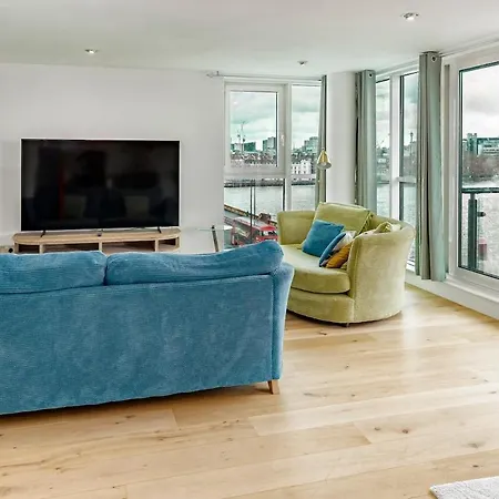Amazing 2 Bedrooms With River Views For 6 People Apartment London