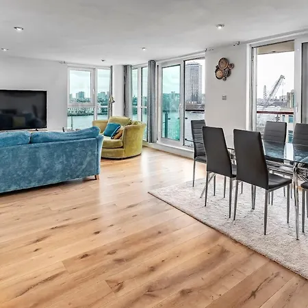 Apartment Amazing 2 Bedrooms With River Views For 6 People London