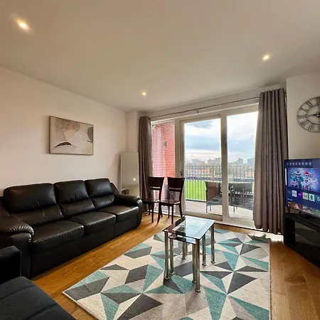 Gorgeous 2 Bedrooms 2 Bathroom, Balcony, Parking Apartment