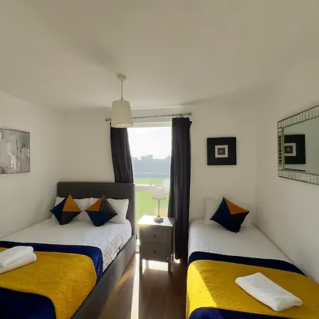 Gorgeous 2 Bedrooms 2 Bathroom, Balcony, Parking * Edgware