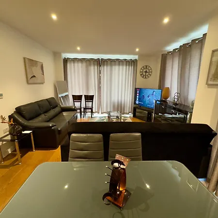 Gorgeous 2 Bedrooms 2 Bathroom, Balcony, Parking Apartment