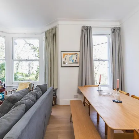 Apartment Leafy & Stylish Brixton Retreat