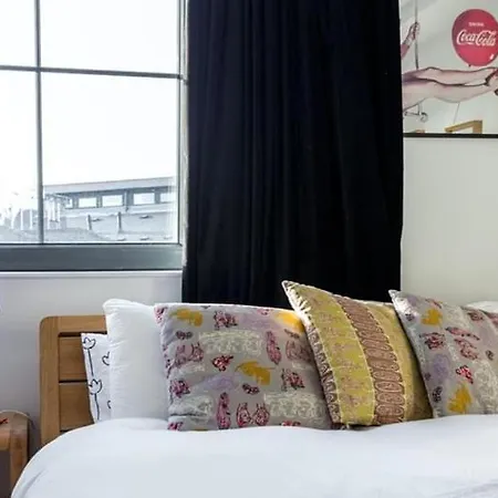 Apartment Lovely Loft Style Flat In N16 London