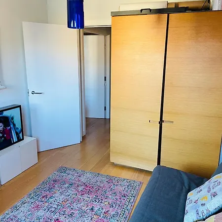 Lovely Loft Style Flat In N16 London