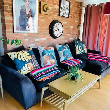 Lovely Loft Style Flat In N16 Apartment London
