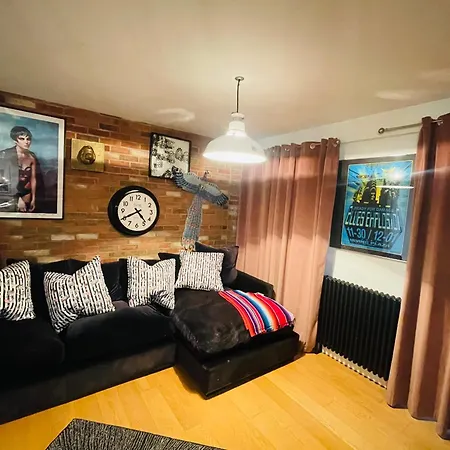 Lovely Loft Style Flat In N16 * London