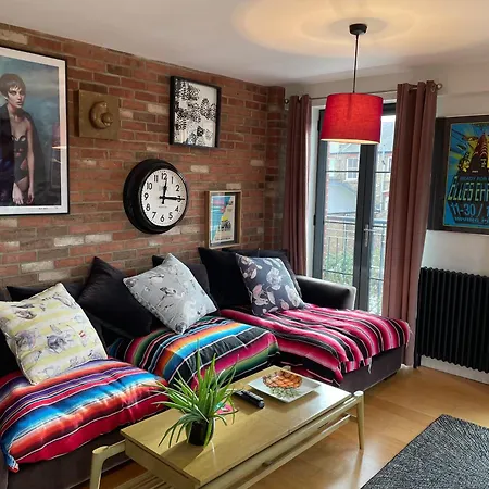 Lovely Loft Style Flat In N16 *