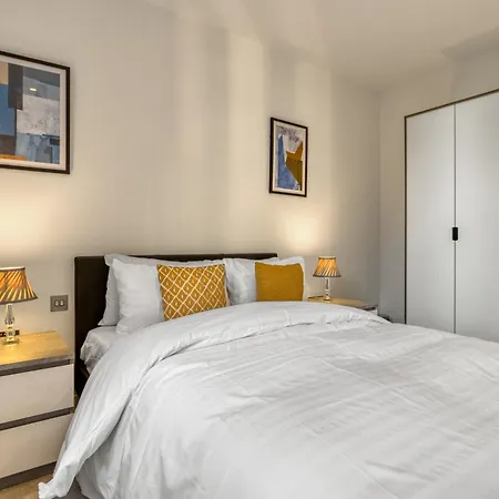 Hyde Park Beauty 2br 2ba Balcony