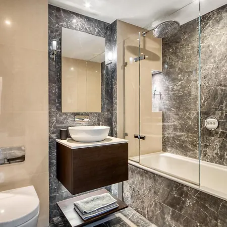 Hyde Park Beauty 2br 2ba Balcony Apartment London