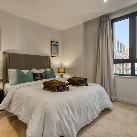 Hyde Park Beauty 2br 2ba Balcony *