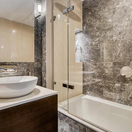 Hyde Park Beauty 2br 2ba Balcony London