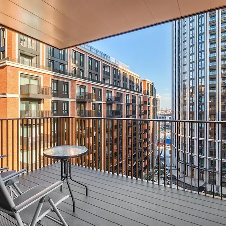 Hyde Park Beauty 2br 2ba Balcony Apartment *