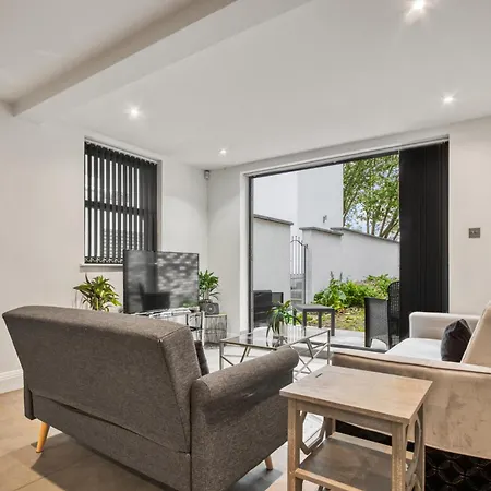 Stylish Beauty Ground Floor 1br 1ba Private Garden דירה *