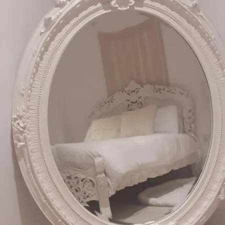 Charming & Cosy Double With Balcony In Wembley - Walking Distance To Wembley Stadium! * London