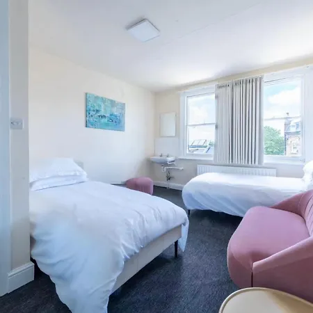 Cozy Twin In Camden Town Apartment London