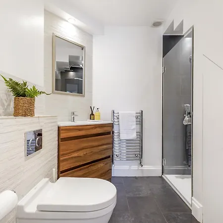 Hr2 - Charming 1-bed Near Holland Park Apartment London