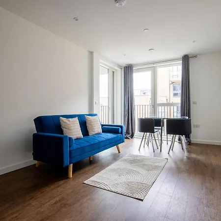 Londwell, Stylish Docklands Flat With Private Terrace