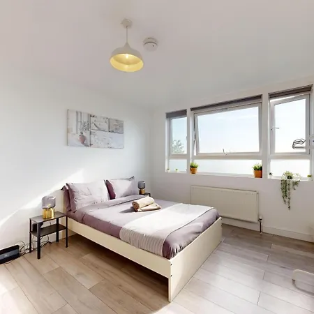 Cozy In Archway- *