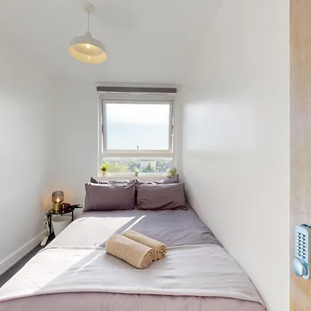 Cozy In Archway- *