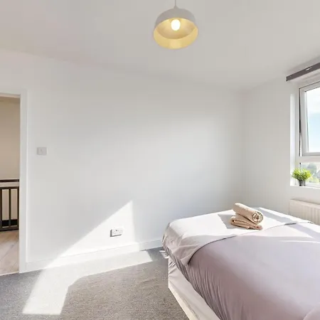 Cozy In Archway- *
