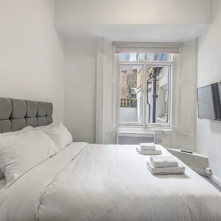 Beaufort Gardens Apartment *