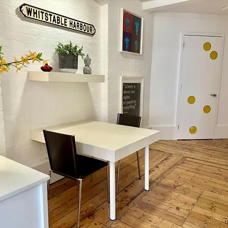 Apartment Bright Large Double Bedroom Flat