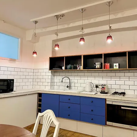 Bright Large Double Bedroom Flat *