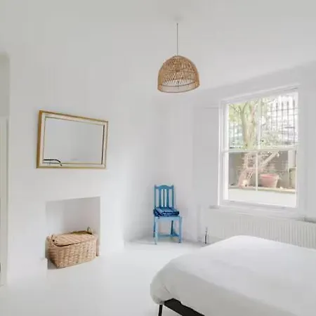 Light And Spacious Garden Flat London
