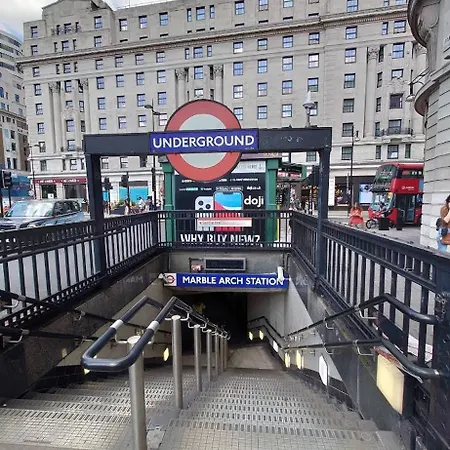 Guest house Spacious En Room, Opposite Of Tube Station, 5 Minutes From Oxford Street