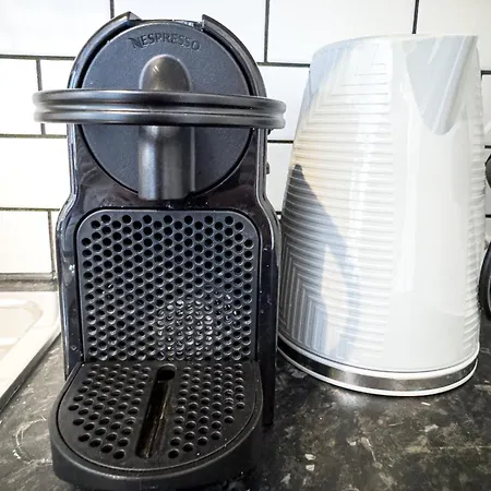 Private With Air Con By Ls2g Short Lets & Serviced Greater Apartment *