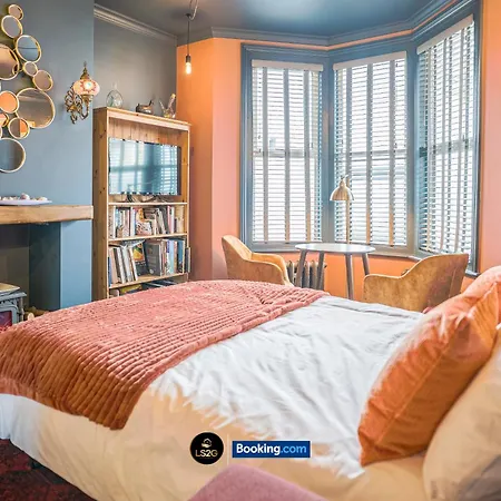 Private With Air Con By Ls2g Short Lets & Serviced Greater Apartment *