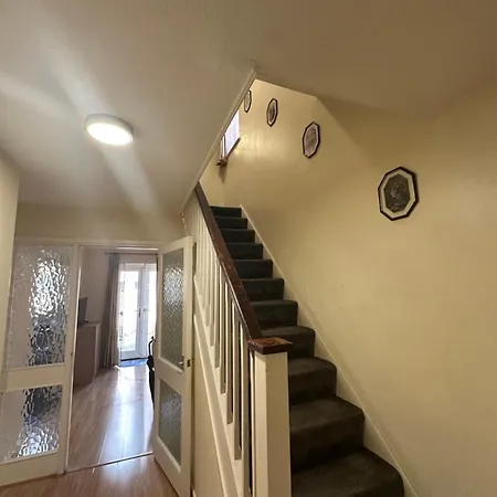 Spacious Double Near Excel ホームステイ ロンドン