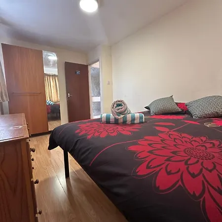 Spacious Double Near Excel London