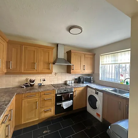 Spacious Double Near Excel Homestay