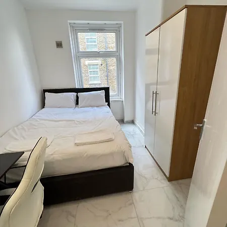 2 Bedroom Flat On First Floor Apartment