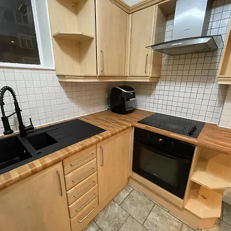 Stunning Near Paddington - Sleeps 8 London