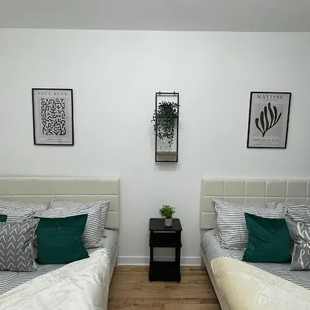 Stunning Near Paddington - Sleeps 8 * London