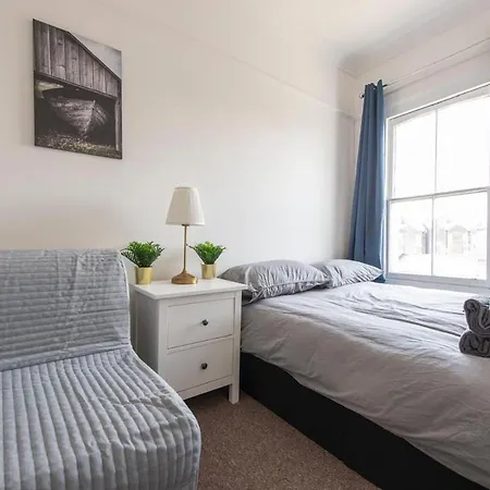 Split-level Spacious Family *