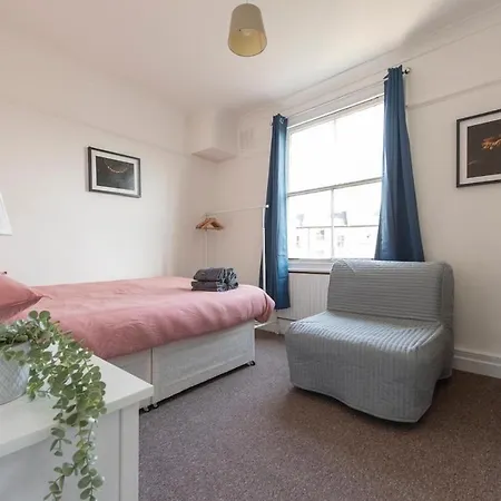 Split-level Spacious Family *