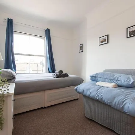 Split-level Spacious Family Apartment London