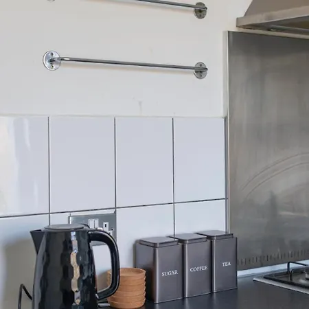 Split-level Spacious Family Apartment *