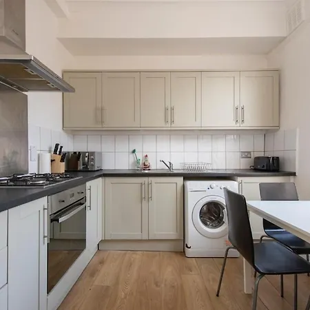Split-level Spacious Family Apartment *