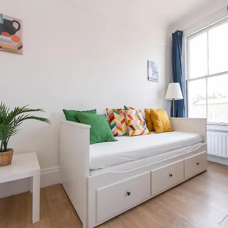 Split-level Spacious Family *